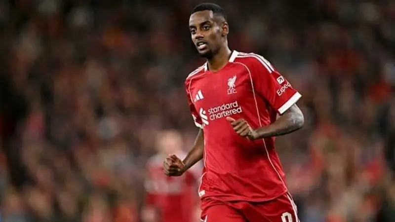 Alexander Isak nghỉ thi đấu ít nhất 2 tháng